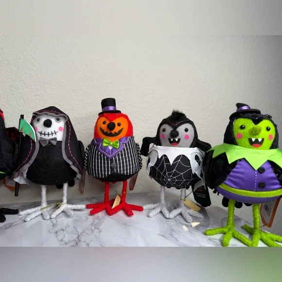Full Set of 8! Featherly Friends Felt Birds Halloween Figurines Hyde & EE 2024 - Picture 4 of 4